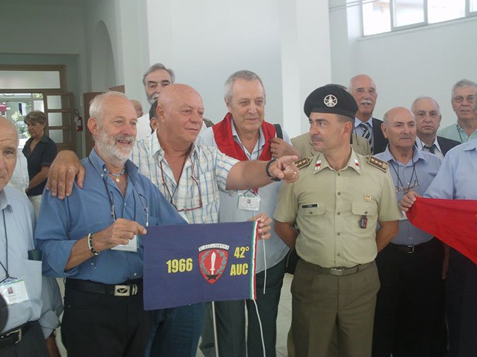 1° raduno Ascoli Piceno dal 9 al 10 settembre 2011 -  foto...077 - ecco il gagliardetto
